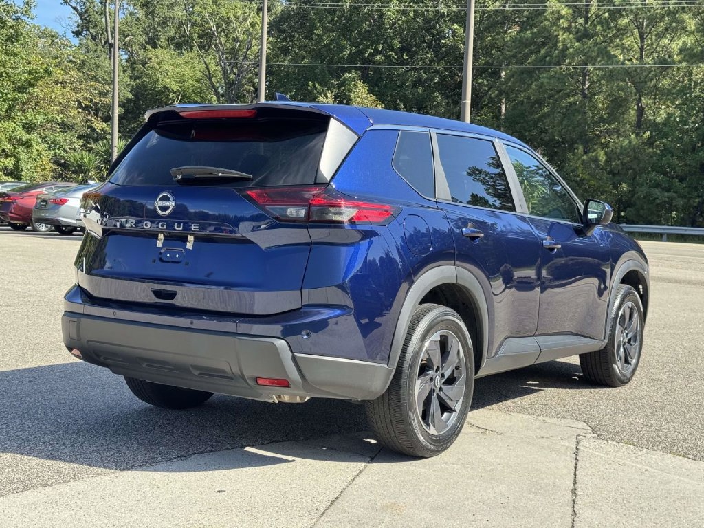 Used 2025 Nissan Rogue SV FWD image 22