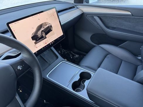 Used 2023 Tesla Model Y Long Range image 14