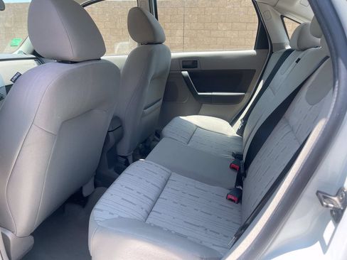 Used 2009 Ford Focus SE FWD image 8