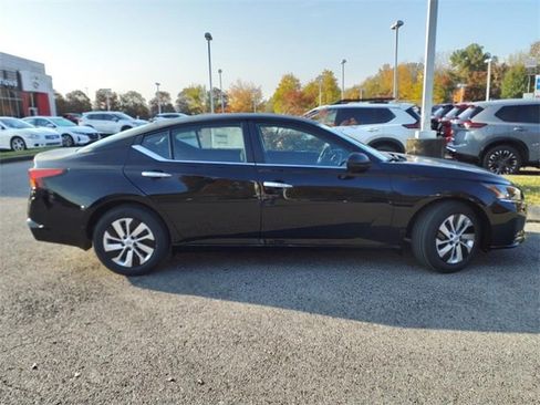 Certified 2025 Nissan Altima 2.5 S image 2