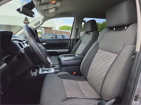 Used 2018 Toyota Tundra SR5 w/ TRD Off Road Package AWD/4WD image 28