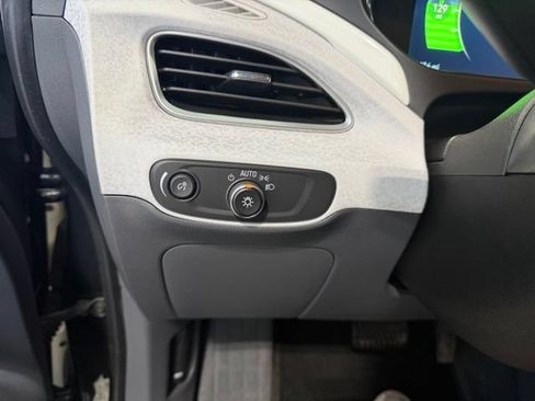 Used 2020 Chevrolet Bolt LT FWD image 11