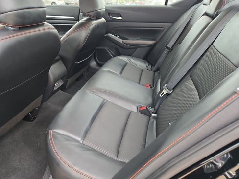 Used 2024 Nissan Altima 2.5 SR FWD image 26