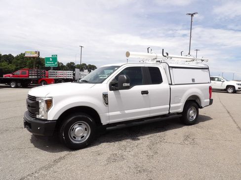 Used 2019 Ford F250 XL w/ Power Equipment Group RWD image 3