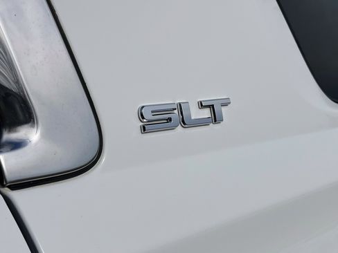 Used 2018 GMC Yukon SLT image 18