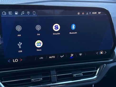 New 2026 Chevrolet Equinox EV LT w/ LPO, Blackout Package FWD image 18