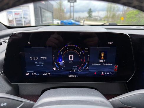 Used 2024 Chevrolet Traverse Z71 image 16