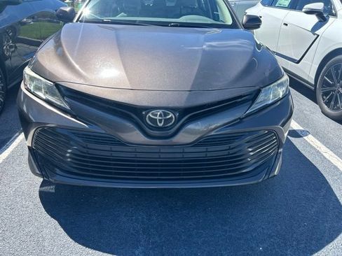 Used 2019 Toyota Camry LE FWD image 2