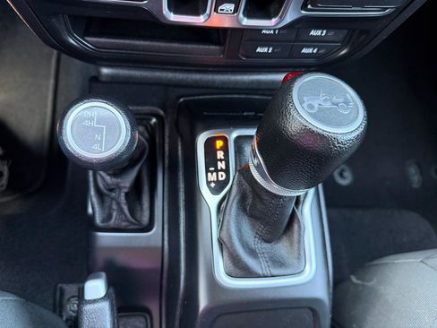 Used 2020 Jeep Wrangler Unlimited Sport AWD/4WD image 28