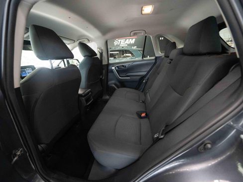 Used 2019 Toyota RAV4 LE w/ Carpet Mat Package FWD image 23