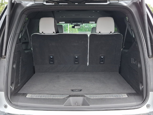 Used 2026 Chevrolet Suburban Premier AWD/4WD image 31
