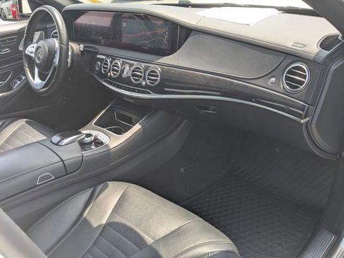 Used 2019 Mercedes-Benz S 560 Sedan image 30