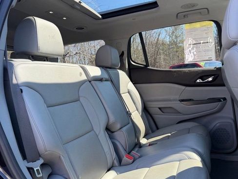 Used 2021 GMC Acadia SLT AWD/4WD image 13