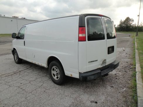Used 2008 Chevrolet Express 1500 RWD image 7