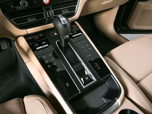 New 2026 Porsche Macan Turbo AWD/4WD image 16
