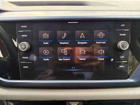 Used 2023 Volkswagen Taos SE FWD image 21