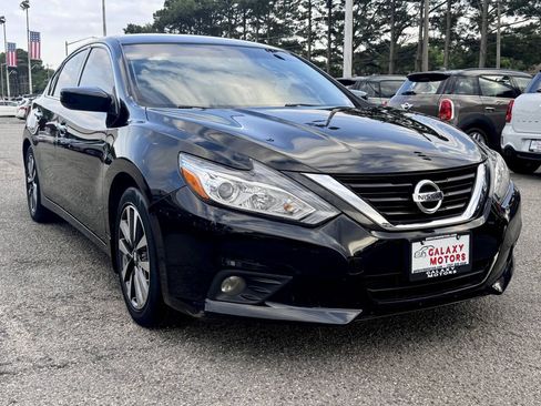 Used 2017 Nissan Altima 2.5 SV FWD image 3