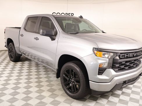 Used 2023 Chevrolet Silverado 1500 Custom AWD/4WD image 1