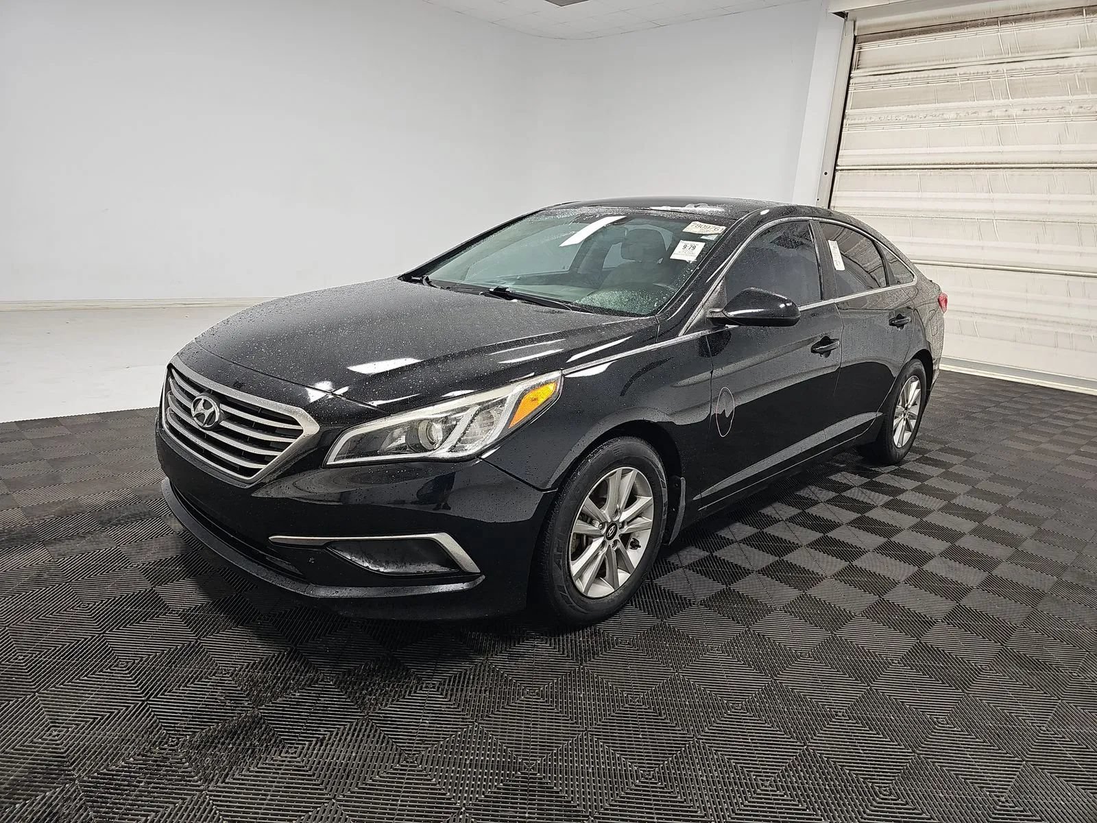 Used 2016 Hyundai Sonata SE FWD image 1