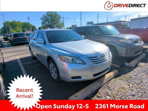 Used 2009 Toyota Camry LE FWD image 1
