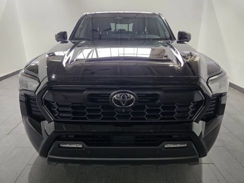 Used 2024 Toyota Tacoma TRD Off-Road w/ TRD Off Road Premium Package AWD/4WD image 8