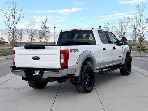 Used 2019 Ford F250 XLT w/ XLT Value Package image 6