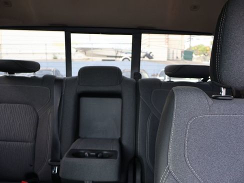 Used 2019 RAM 1500 Big Horn AWD/4WD image 39