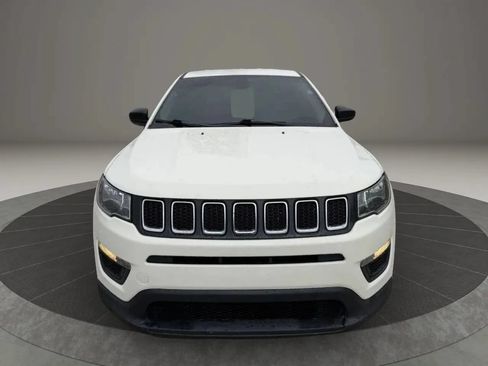 Used 2018 Jeep Compass Sport FWD image 2
