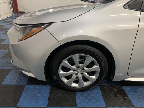 Used 2023 Toyota Corolla LE image 9