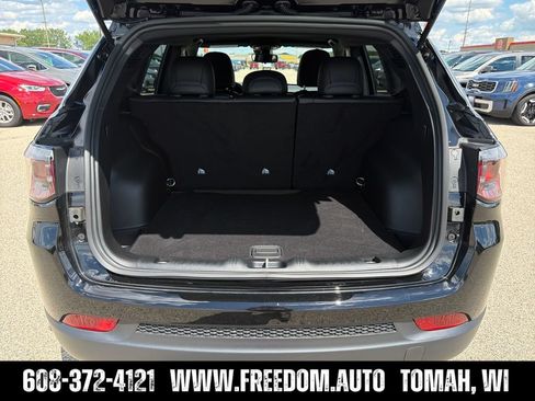 Used 2026 Jeep Compass Latitude AWD/4WD image 21