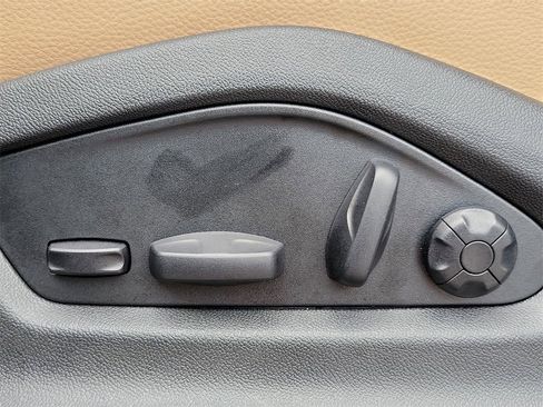 Used 2025 Porsche Cayenne E-Hybrid image 29