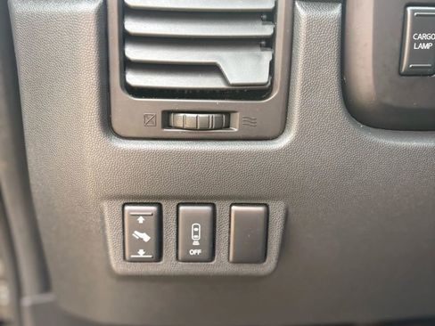 Used 2011 Nissan Titan SL w/ SL Technology Pkg image 33