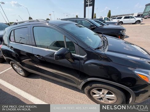 Used 2019 Chevrolet Trax LT FWD image 5