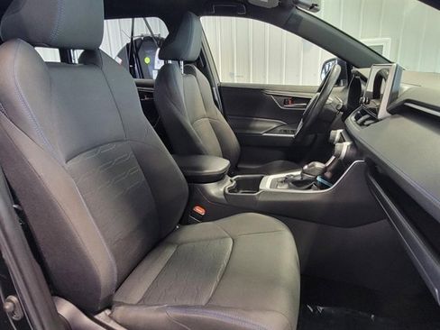 Used 2023 Toyota RAV4 SE image 22