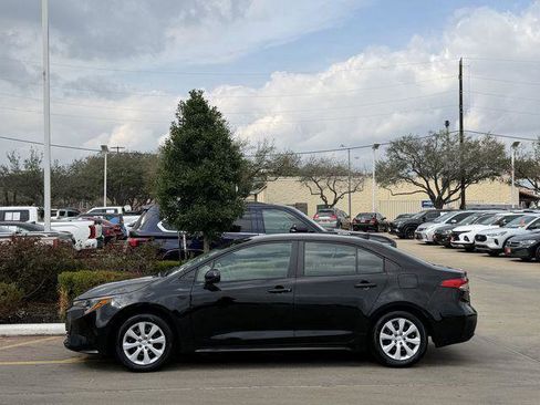 Certified 2024 Toyota Corolla LE image 4