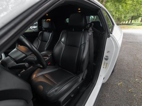 Used 2018 Dodge Challenger SXT Plus RWD image 13