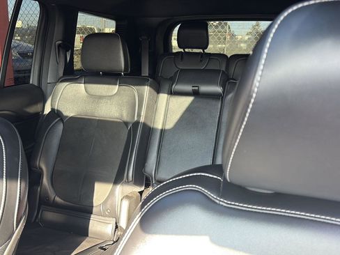 Used 2023 Jeep Grand Cherokee L Laredo image 19