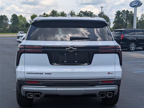 New 2026 Chevrolet Traverse Z71 w/ Enhanced Driving Package AWD/4WD image 4