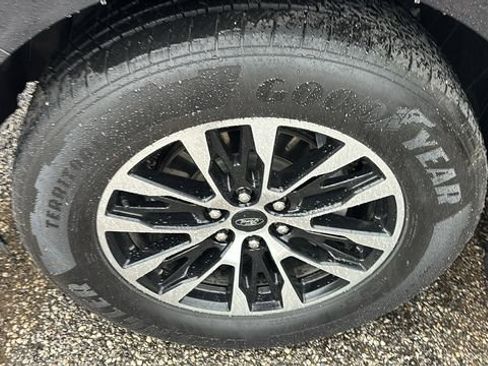 Used 2025 Ford Expedition Platinum AWD/4WD image 33