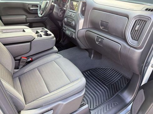 Used 2024 Chevrolet Silverado 2500 Custom w/ Custom Value Package image 31