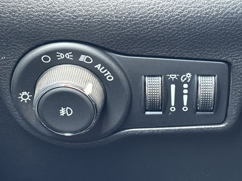 Used 2026 Jeep Compass Limited image 31