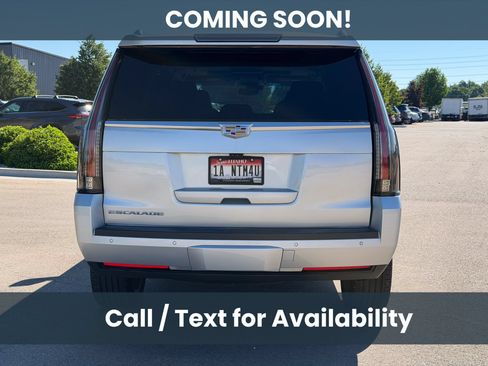 Used 2018 Cadillac Escalade Premium Luxury AWD/4WD image 6