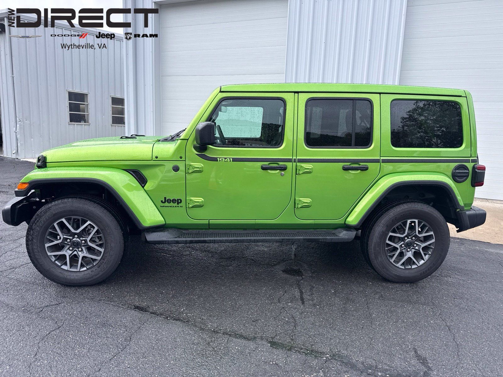 Used 2026 Jeep Wrangler Unlimited Sahara AWD/4WD image 2
