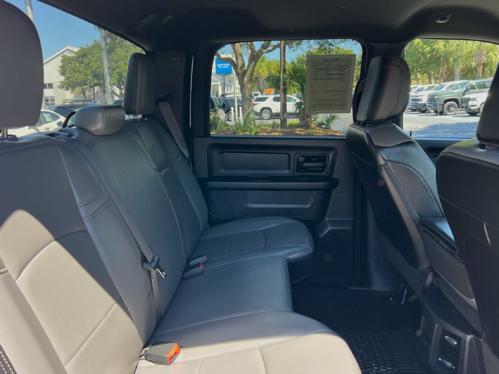 Used 2022 RAM 2500 Tradesman w/ Chrome Appearance Group AWD/4WD image 16