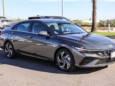 New 2025 Hyundai Elantra Limited w/ Cargo Package image 3