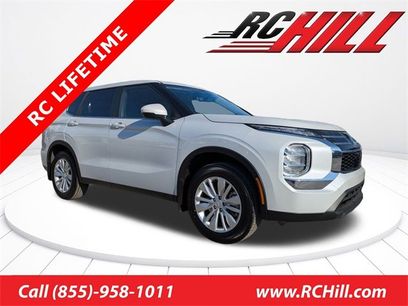 New 2025 Mitsubishi Outlander ES