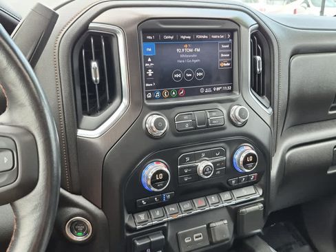Used 2020 GMC Sierra 2500 AT4 w/ AT4 Premium Package AWD/4WD image 14
