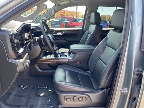 Used 2023 Chevrolet Silverado 1500 RST AWD/4WD image 9