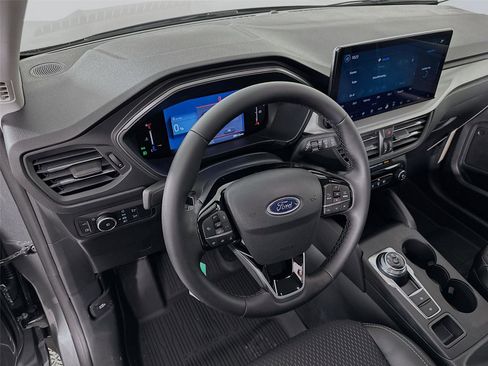 New 2026 Ford Escape SE FWD image 9