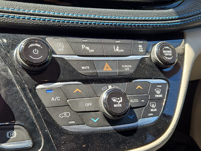 Used 2021 Chrysler Pacifica Touring AWD/4WD image 14